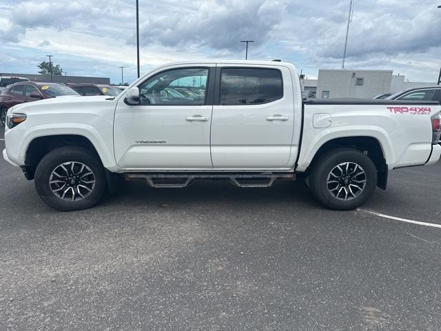 Photo of 2021 White Toyota Tacoma