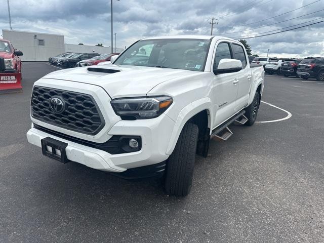 Photo of 2021 White Toyota Tacoma
