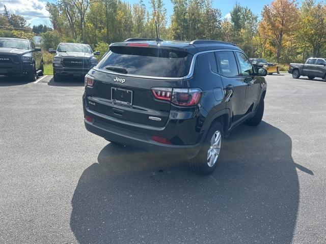 Photo of 2022 Diamond Black Jeep Compass
