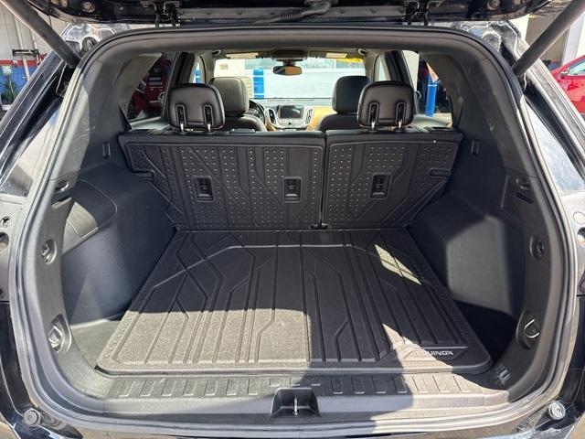 Photo of 2020 Mosaic Black Metallic Chevrolet Equinox
