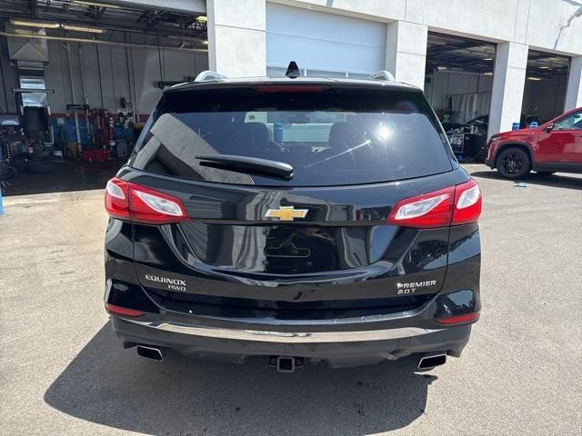Photo of 2020 Mosaic Black Metallic Chevrolet Equinox