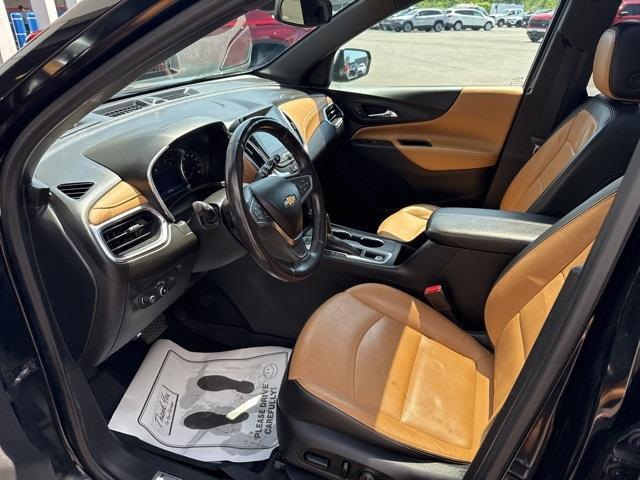 Photo of 2020 Mosaic Black Metallic Chevrolet Equinox