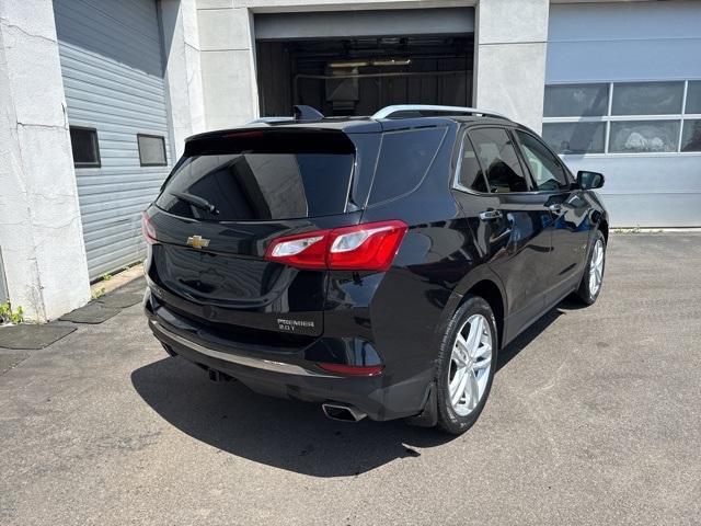 Photo of 2020 Mosaic Black Metallic Chevrolet Equinox