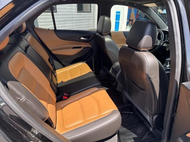 Photo of 2020 Mosaic Black Metallic Chevrolet Equinox
