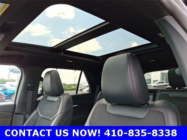 Photo of 2025 Carbonized Gray Metallic Ford Explorer