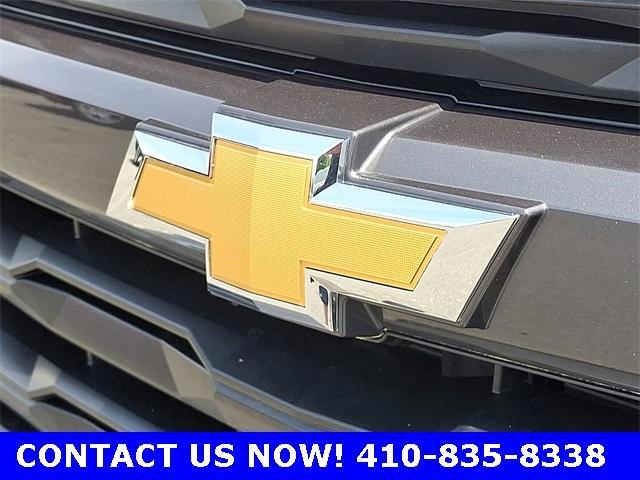 Photo of 2023 Sterling Gray Metallic Chevrolet Colorado