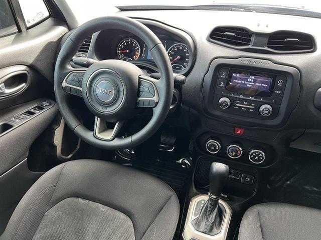 Photo of 2017 Blue Jeep Renegade