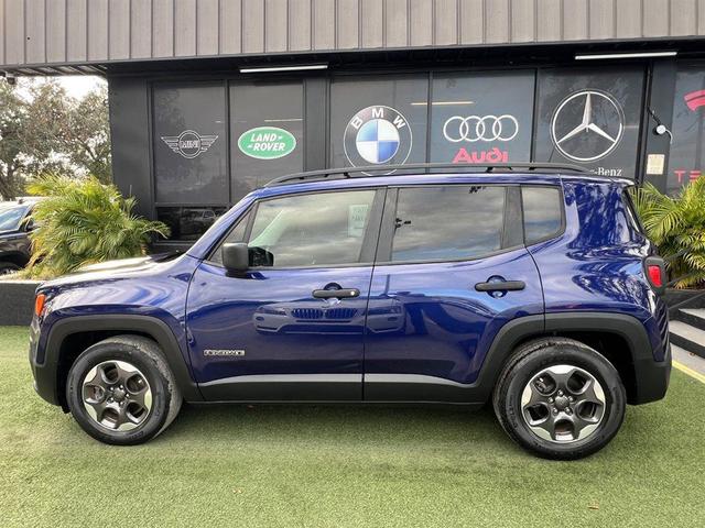 Photo of 2017 Blue Jeep Renegade