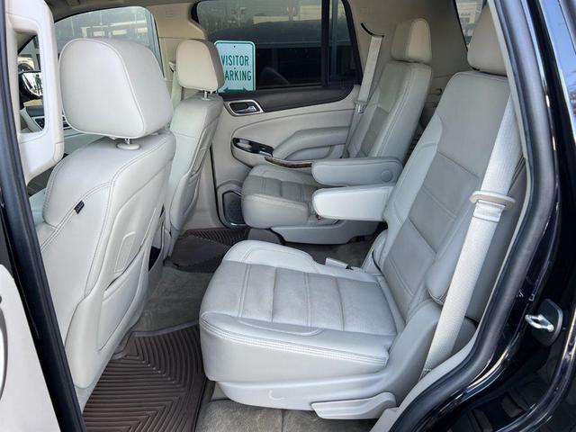 Photo of 2015 Black GMC Yukon