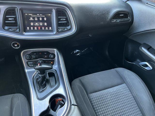 Photo of 2018 White Dodge Challenger