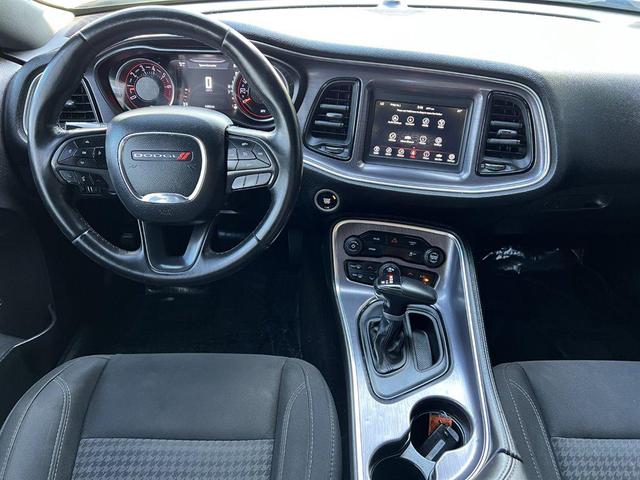 Photo of 2018 White Dodge Challenger