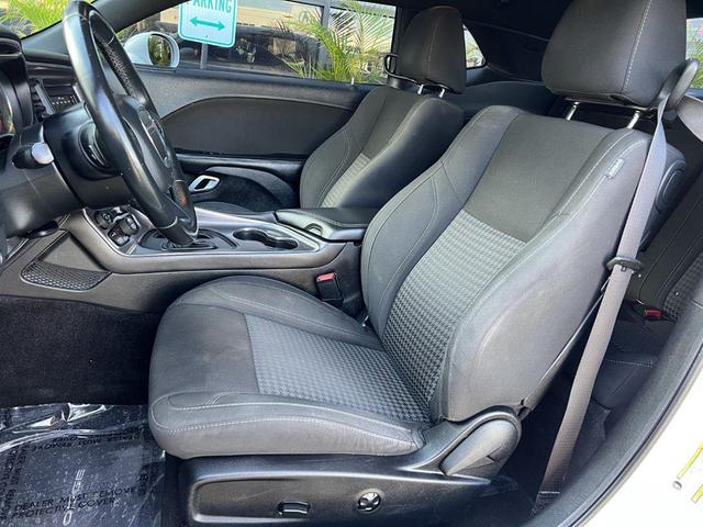 Photo of 2018 White Dodge Challenger