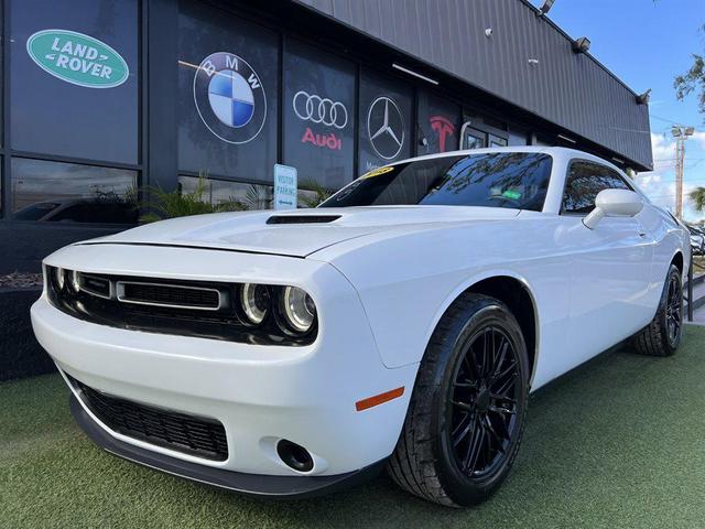 Photo of 2018 White Dodge Challenger