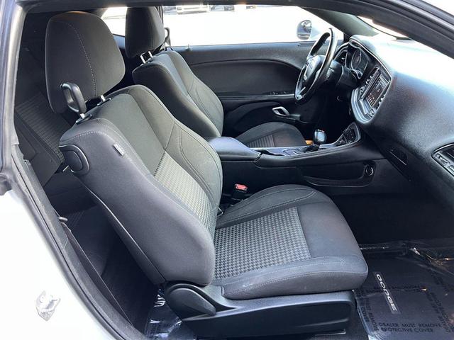Photo of 2018 White Dodge Challenger