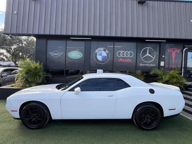 Photo of 2018 White Dodge Challenger