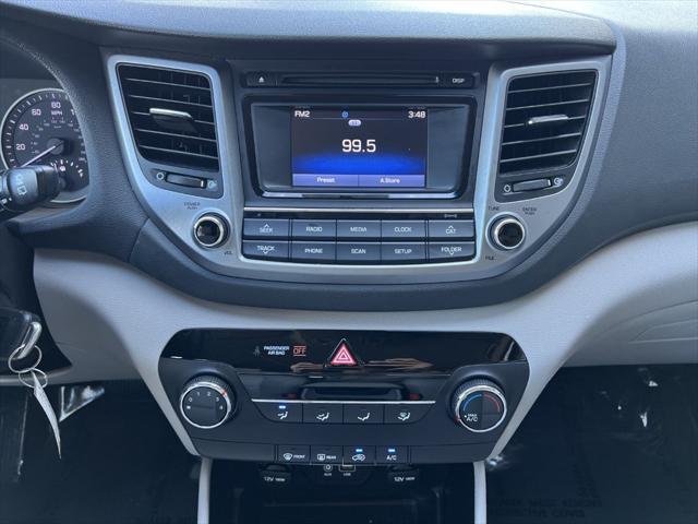 Photo of 2017 Silver Hyundai TUCSON