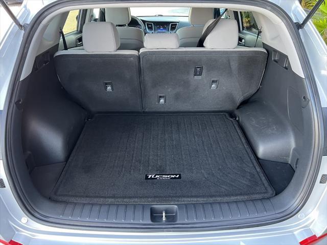 Photo of 2017 Silver Hyundai TUCSON