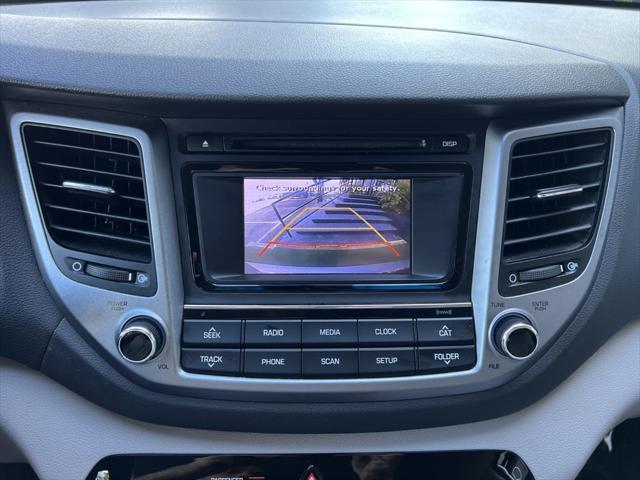 Photo of 2017 Silver Hyundai TUCSON