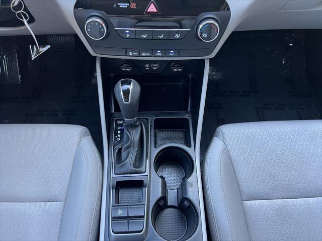 Photo of 2017 Silver Hyundai TUCSON