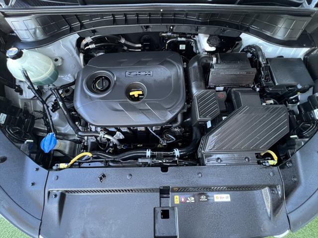Photo of 2017 Silver Hyundai TUCSON