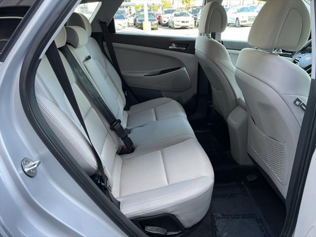 Photo of 2017 Silver Hyundai TUCSON