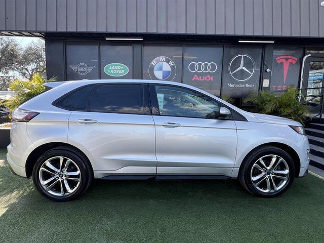 Photo of 2015 Silver Ford Edge