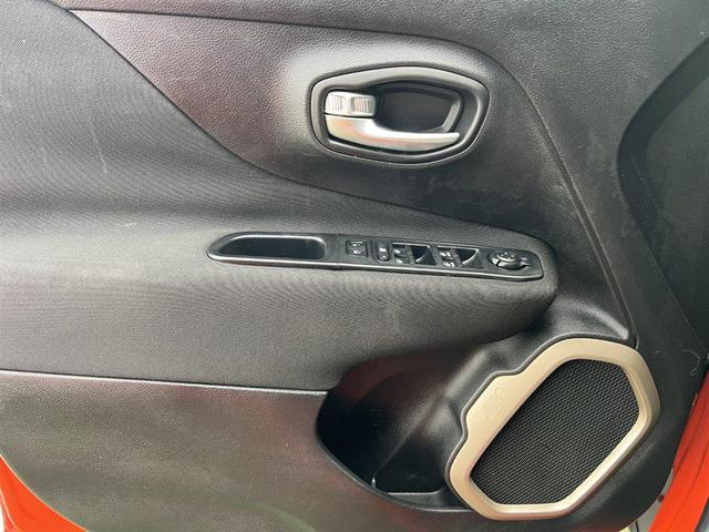Photo of 2017 Orange Jeep Renegade
