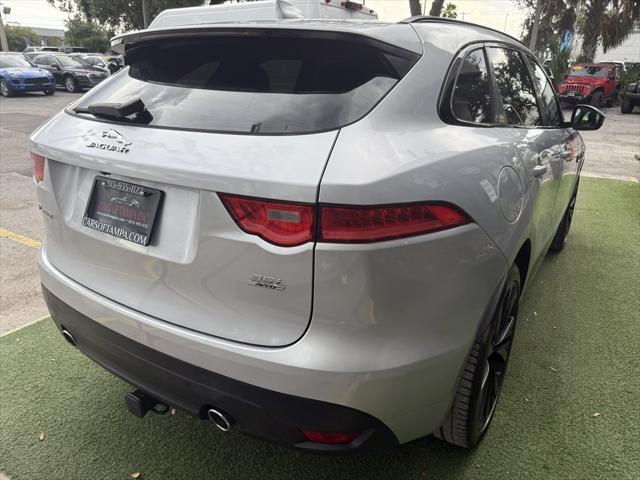 Photo of 2017 Silver Jaguar F-PACE