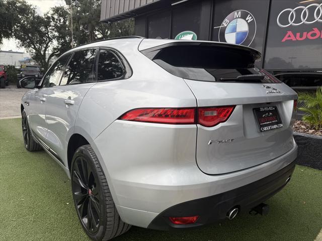 Photo of 2017 Silver Jaguar F-PACE