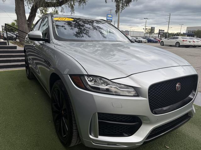 Photo of 2017 Silver Jaguar F-PACE