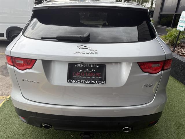 Photo of 2017 Silver Jaguar F-PACE