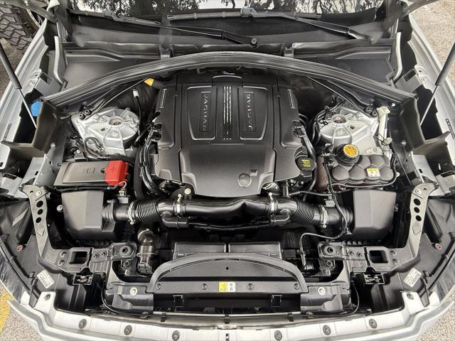 Photo of 2017 Silver Jaguar F-PACE