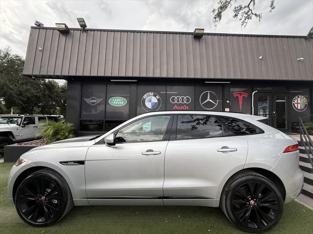 Photo of 2017 Silver Jaguar F-PACE