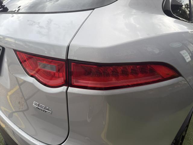 Photo of 2017 Silver Jaguar F-PACE