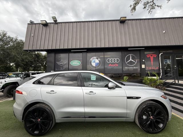 Photo of 2017 Silver Jaguar F-PACE