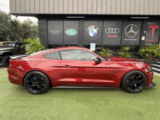 Photo of 2017 Red Ford Mustang