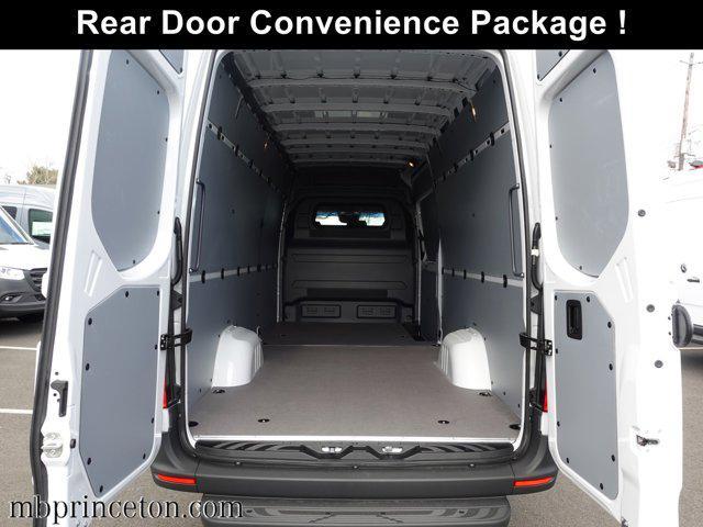 Photo of 2024 Arctic White Mercedes-Benz Sprinter 2500