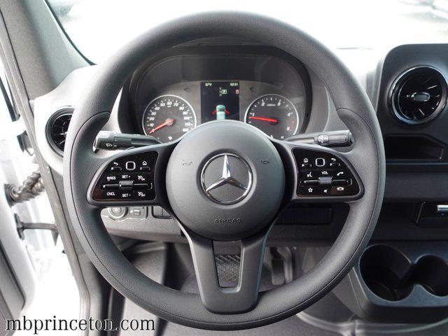 Photo of 2024 Arctic White Mercedes-Benz Sprinter 2500