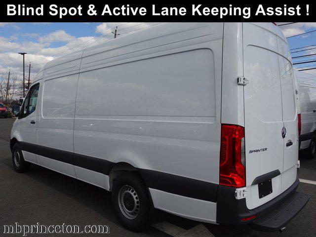 Photo of 2024 Arctic White Mercedes-Benz Sprinter 2500