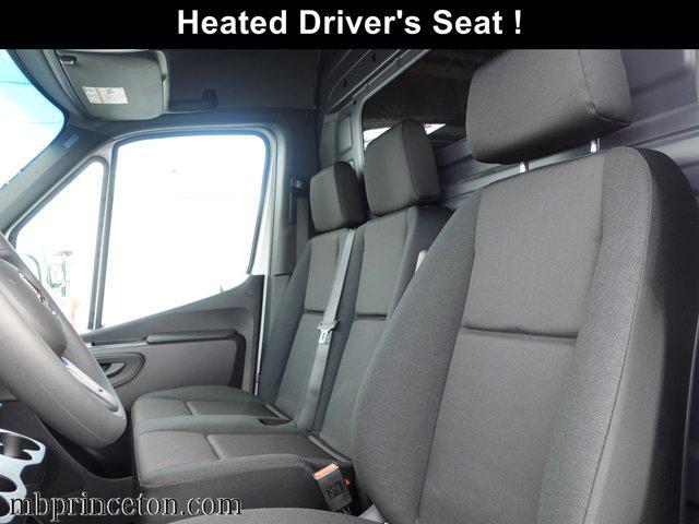 Photo of 2024 Arctic White Mercedes-Benz Sprinter 2500