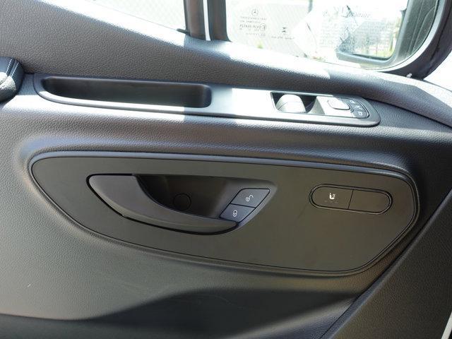 Photo of 2025 Arctic White Mercedes-Benz Sprinter 2500