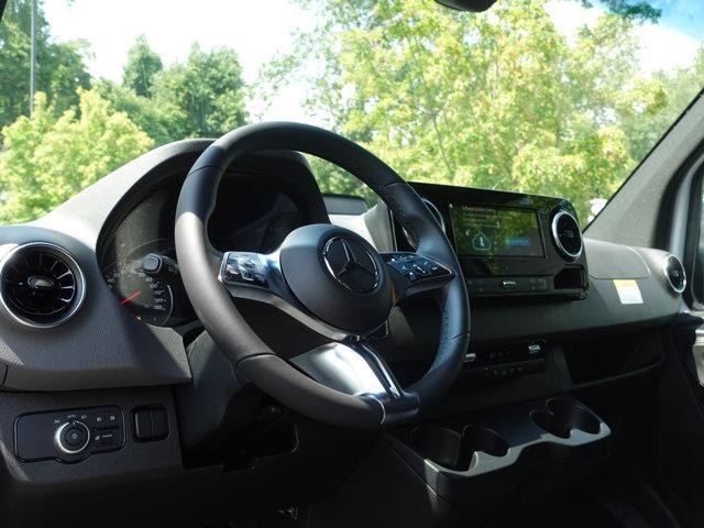 Photo of 2025 Arctic White Mercedes-Benz Sprinter 2500