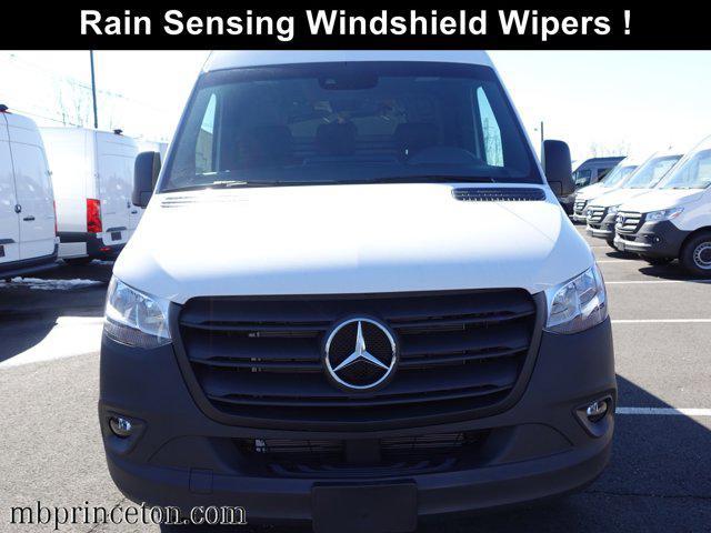 Photo of 2024 Arctic White Mercedes-Benz Sprinter 2500