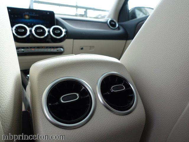 Photo of 2021 Night Black Mercedes-Benz GLA 250