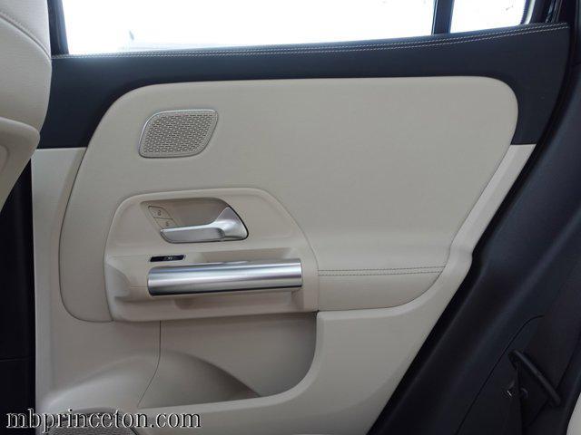 Photo of 2021 Night Black Mercedes-Benz GLA 250