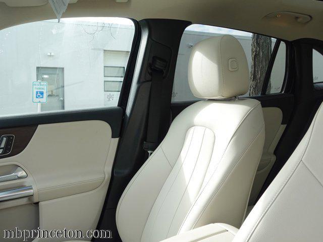 Photo of 2021 Night Black Mercedes-Benz GLA 250