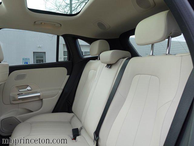 Photo of 2021 Night Black Mercedes-Benz GLA 250