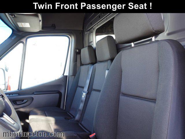 Photo of 2024 Arctic White Mercedes-Benz Sprinter 2500