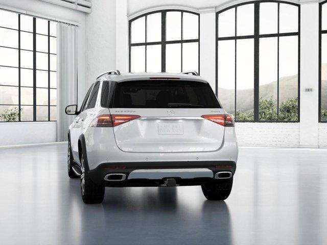 Photo of 2025 MANUFAKTUR Moonlight White Metallic Mercedes-Benz GLE 450e