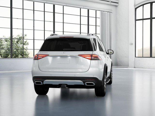 Photo of 2025 MANUFAKTUR Moonlight White Metallic Mercedes-Benz GLE 450e